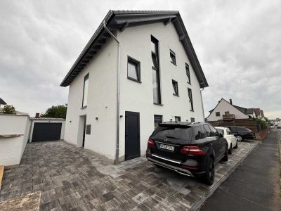 Ihr neues Zuhause: Eleganz & Weitblick im großzügigen Zweifamilienhaus
