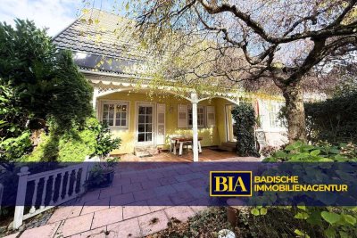 Lichtdurchflutetes Einfamilienhaus in ruhiger, toller Lage, großem Garten, 2 Schlafzimmern u. Garage