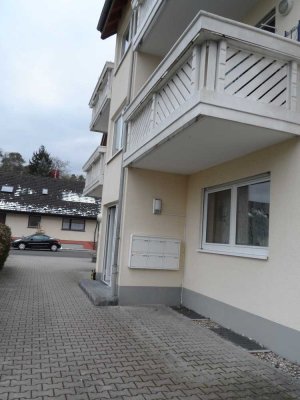 Attika-Wohnung mit Balkon, 2 Zimmer, in Rödermark-Ober-Roden