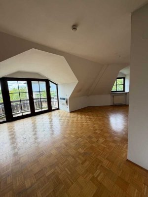 Helle 3-Zimmer-Whg. mit sonnigem Balkon