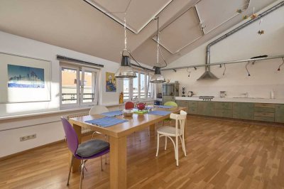 Einzigartiges Dachgeschoss im Herzen von Kreuzberg zwischen Park am Gleisdreieck und Bergmannkiez