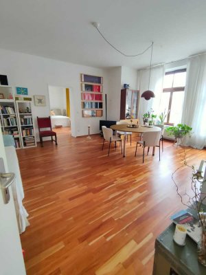 Großzüge Wohnung mit Einbauküche: Geschmackvolle 2-Raum-Wohnung mit geh. Innenausstattung