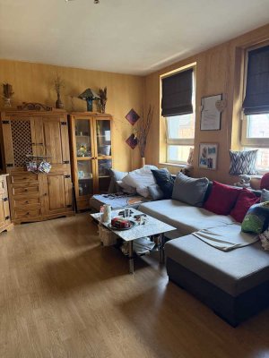 Gepflegte 2-Zimmer-Wohnung im sanierten Altbau – ideale Kapitalanlage