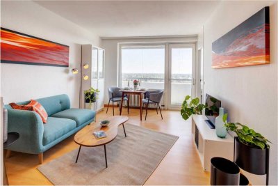 Teilrenoviertes möbliertes helles Apartment mit Loggia, Panoramablick & Pool zur Mitbenutzung, WLAN