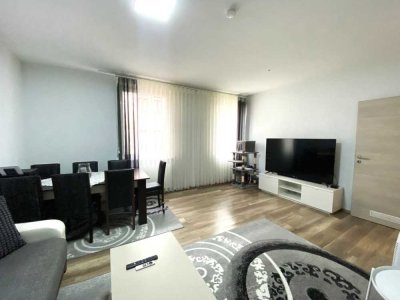 Renovierte 4- Zimmer- City- Wohnung