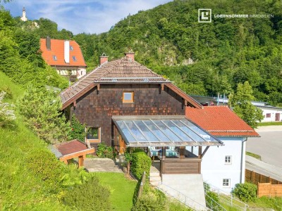 Natur, Bergblick, Zusatzeinkommen: Charmantes Einfamilienhaus mit Einliegerwohnung.