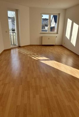 Schnell sein: Balkon und Wohnküche!