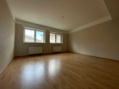 +++ Renovierte Unmöblierte Wohnung in Frankfurt am Main +++