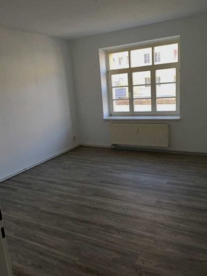 1 Zimmerwohnung mit Wohnküche, Tageslichtbad und Wanne
