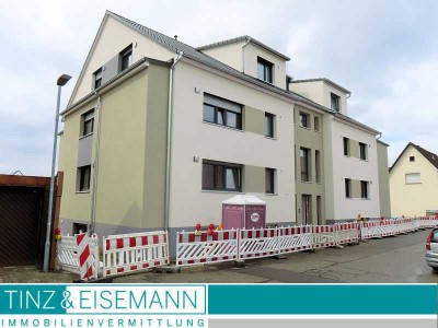 Erstbezug – Barrierefreie 3- ZKB DG-Wohnung mit Garage und Aussicht in Hambrücken