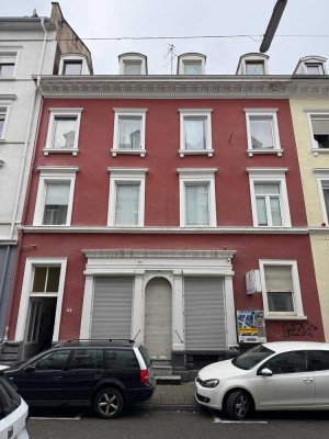 Attraktives Reihenmittelhaus mit Ausbaupotenzial in zentraler Lage (Karlsruhe-Südstadt) zu verkaufen