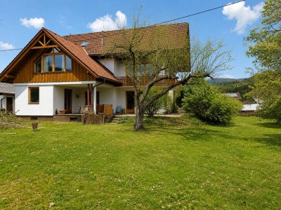Großzügiges Ein- od. Zweifamilienhaus mit gepflegter Gartenlandschaft #Familientraum #Grün #Sonnig