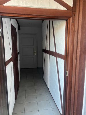Altbaucharme auf zwei Etagen: 5-Zimmer-Maisonette im Fachwerk-Altbau mit Designküche und 2 Loggias