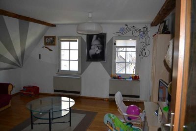3 Zimmer-Dachstudio-Wohnung im Herzen von Biberach, in unmittelbarer Nähe zum Marktplatz!
