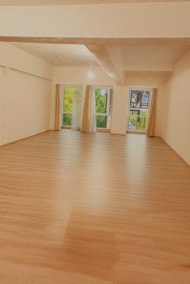 Charmante 1 Zimmer Wohnung direkt in Friedberg mit Aufzug, Küche, Fußbodenheizung