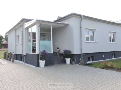 moderne Wohnoase -  mit großem Garten
