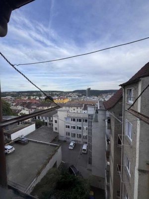 Helle 1-Zimmer-Wohnung mit Einbauküche und Bad mit Fenster in Pforzheim-Nordstadt