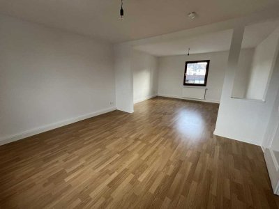 Wunderschöne frisch renovierte helle 3- Zimmerwohnung! +++ Gräfrath Solingen-Mitte Wald