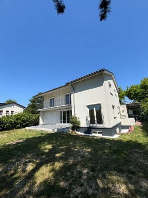 Beste Lage! Geräumiges, freistehendes Einfamilienhaus mit Garten in Heidelberg-Neuenheim