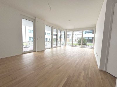 Exklusive 3-Zi.-Erdgeschoß-Wohnung mit Terrasse, Parkett, FB-Heizung & EBK!!!