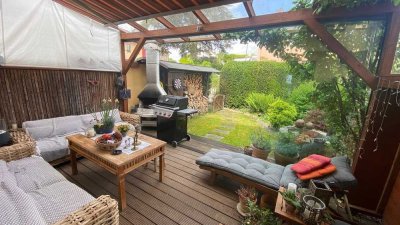 BEZUGSFREI: Platz für die ganze Familie: 6,5 Zimmer, Gartenidylle & beheizter Wintergarten.