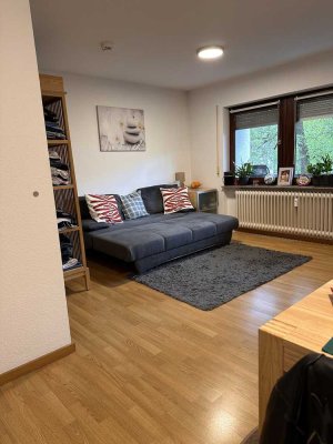 Schöne 1,5-Zimmer-Wohnung in Eningen mit Balkon und EBk, ruhige Lage.