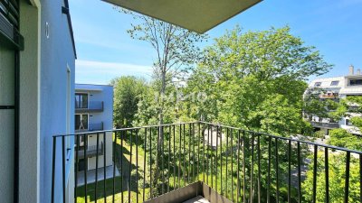 Provisionsfrei: Dachgeschoßwohnung mit 2 Zimmern, Grünblick und Ruhelage