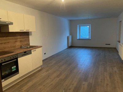Attraktive 2-Zimmer-Wohnung mit Einbauküche in Neukirchen an der Enknach