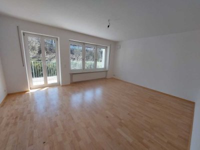 energetisch sanierte helle 3,5-Zimmer-Wohnung mit Balkon in Kranzberg
