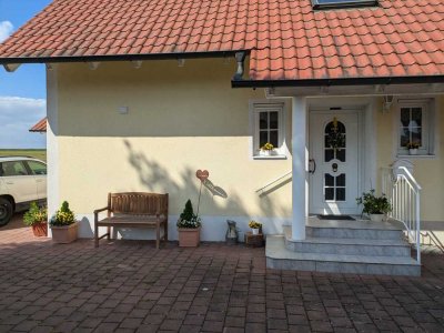 Großzügige DHH in idyllischer Lage (renoviert in 2023)
