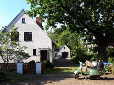 liebevoll saniertes Siedlungshaus in toller Buchholz-Lage zu vermieten - großes Grundstück nutzbar