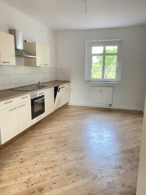 Großzügige Wohnung mit Charme und Komfort