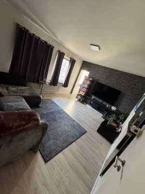 Schöne gemütliche 1 Zimmer, sparate Küche, Duschbad,