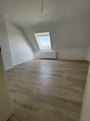 Lichtdurchflutete 3-Zimmer DG-Wohnung mit Topschnitt | Erstbezug nach Kernsanierung | provisionsfrei