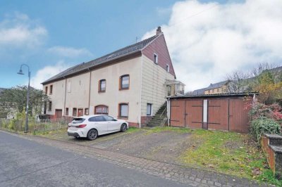 Familienparadies in der Eifel: Bauernhaus mit Nebenwohnung, Ausbaupotenzial und Bauland
