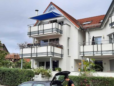 Gepflegte Dachgeschosswohnung mit 3 Zimmern sowie großem Balkon und EBK in Leonberg-Eltingen
