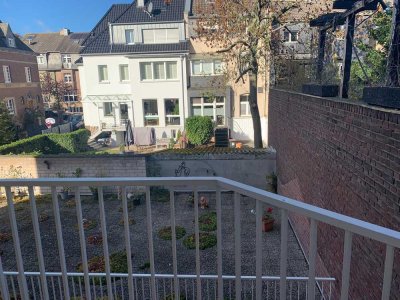 Modernisierte Wohnung mit zwei Zimmern und Balkon in Euskirchen