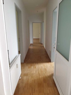 Moderne 3-Zi. Wohnung in zentraler Lage