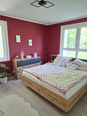 Citynah wohnen, im Grünen leben: Helle 3,5-Zimmer-Wohnung mit Garten und großem Balkon – neu saniert