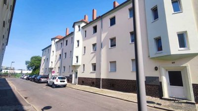 Kleine 2-Raumwohnung mit Balkon im Hochparterre