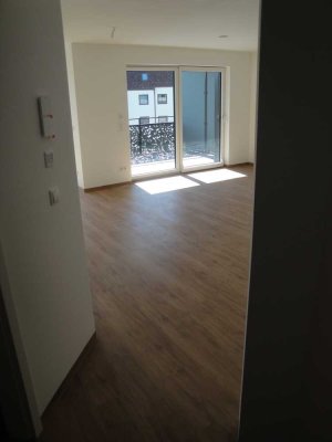 Helle, moderne 2-Zimmer-Wohnung, Neusäß Mitte mit großem Balkon