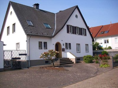 Solides und gepflegtes EFH auf großem Grundstück mit pos. Vorbescheid für eine Hinterlandbebauung