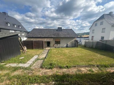 Renovierungsbedürftiges Einfamilienhaus mit Potenzial in ruhiger Lage von Herborn-Seelbach