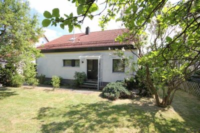 Unterkellertes Einfamilienhaus mit Einliegerwohnung, Garage u. vielen Nutzungsmöglichkeiten