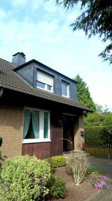 Platz für neue Geschichten - Charmantes Reiheneckhaus mit sonnigem Garten