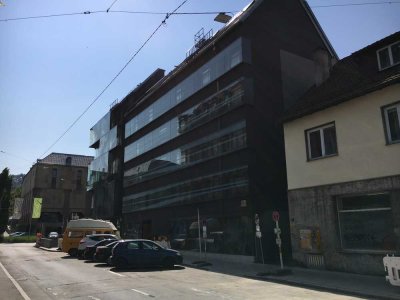 Stilvolle 4-Zimmer-Wohnung mit Balkon und EBK in Stuttgart