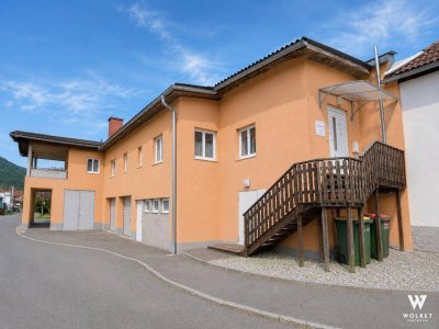 Großzügiges Wohnhaus mit 3 Garagen, Lagerflächen und traumhafter Sonnenterrasse