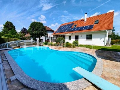 Kraftplatz mit gewaltigem Zubehör und Traumgarten samt Pool