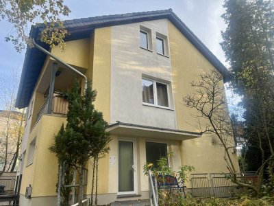 4 Zimmer Wohnung mit XL Wohnbereich, Wintergarten, Terrasse und eigenem Garten in Bergisch Gladbach