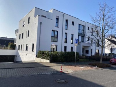 Fast Neu!!! Lichtdurchflutete 3-Zimmer-WHG mit 2 Sonnenbalkonen, Aufzug und Tiefgaragenstellplatz!